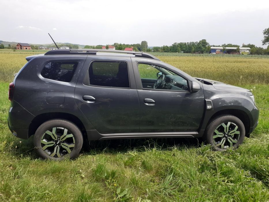 Dacia Duster de Garaj  cu 5000 Km unic proprietar !!