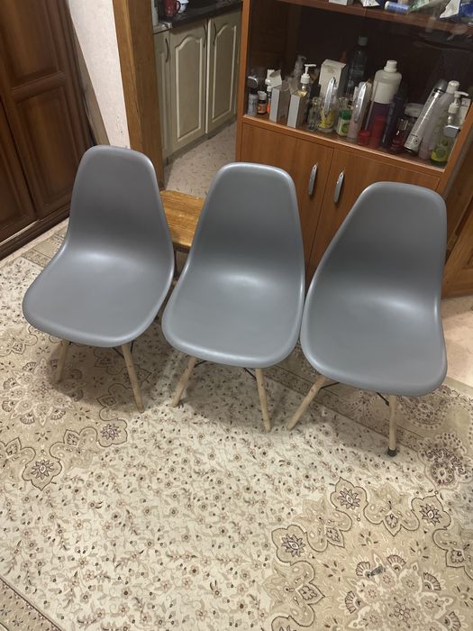 Продам стулья  Срочно