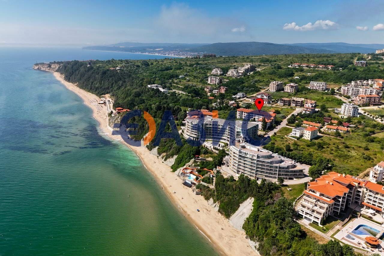 Продава се Тристаен апартамент в Бяла - 92 кв.м за 739 €/кв.м - Снимка #1