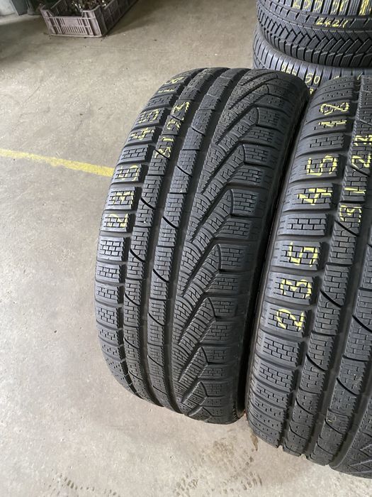 Anvelope iarna 235/45/18 Pirelli Sottozero 2 235 45 18 R18