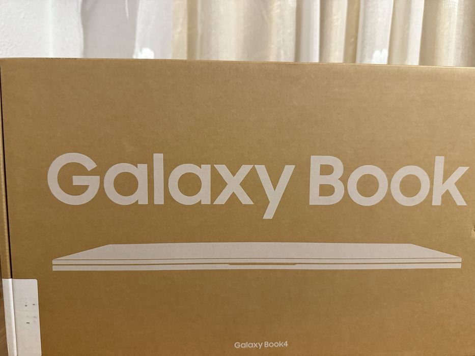Laptop Galaxy Book4