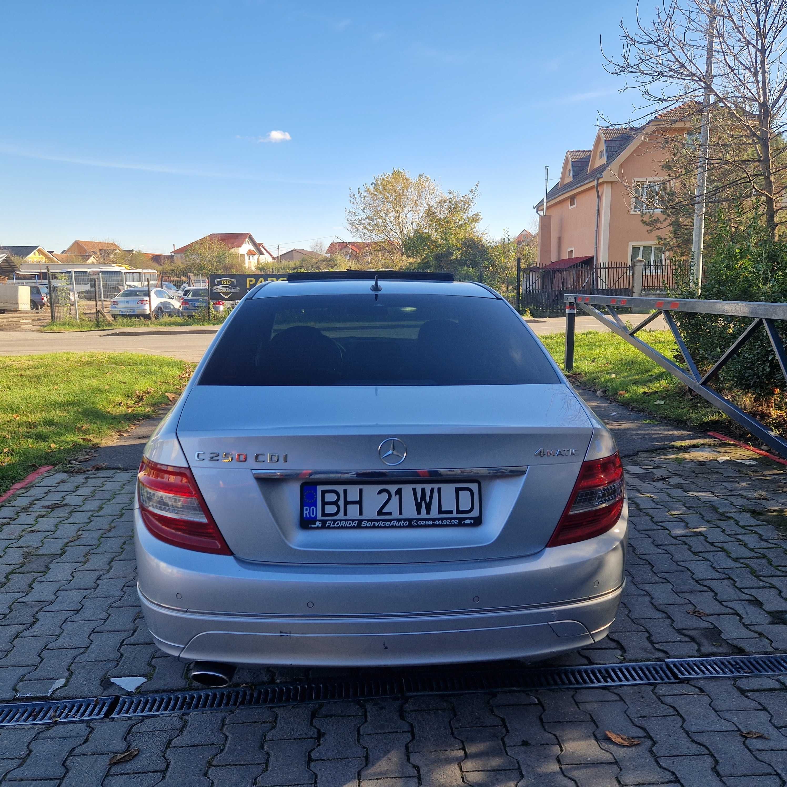 Mercedes C250 4matic 2.2d 204cp automat trapa xenon2012 pret 8790e neg