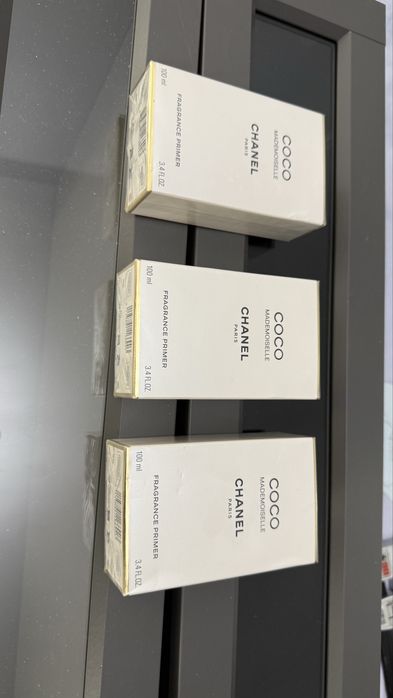 Vand parfumuri originale