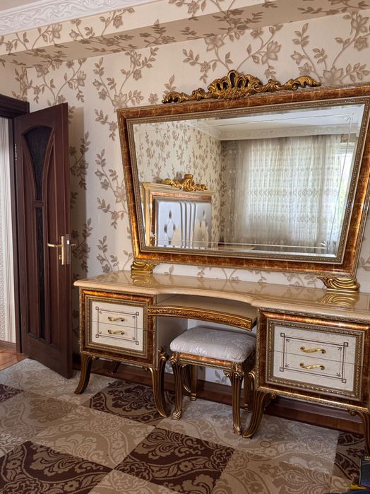 Мебель ( спальня, зал). Шикарная мебель (производство Китай)