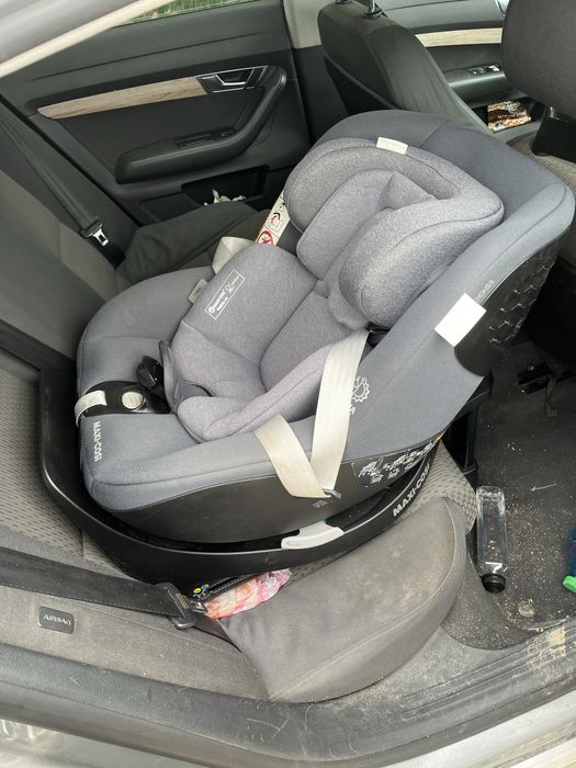 Vând scaun cu isofix