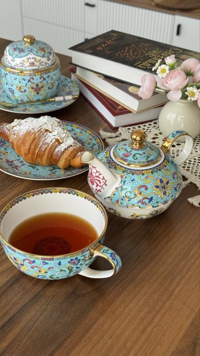 Чайный набор из костяного фарфора на одну персону