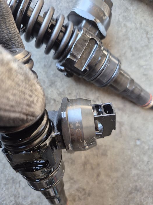 Injectoare vw passat b5.5 2.0tdi cod moto BGW cod injector 038130073BC