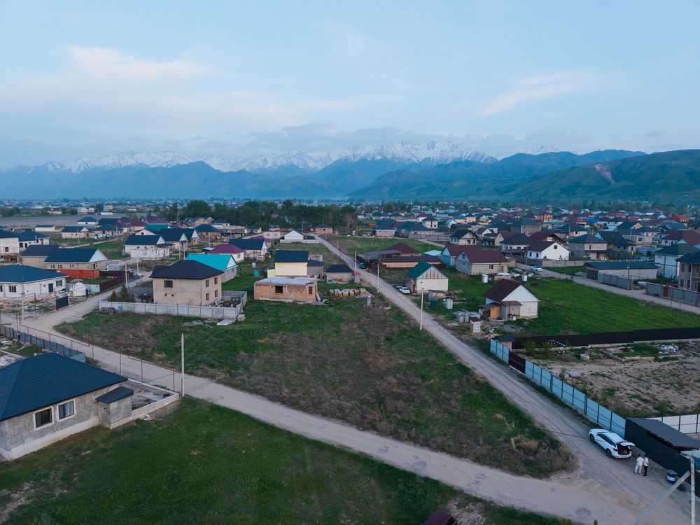 Продам 12 сотых участка делимых