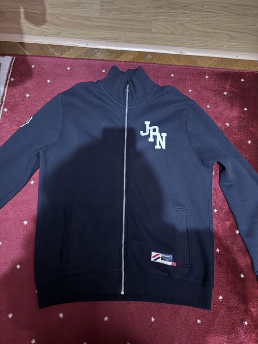 Bluza cu fermoar barbati de la Superdry mar xl stare impecabila