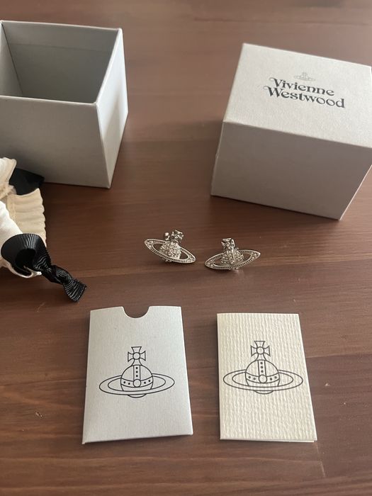 Vivienne Westwood Обеци