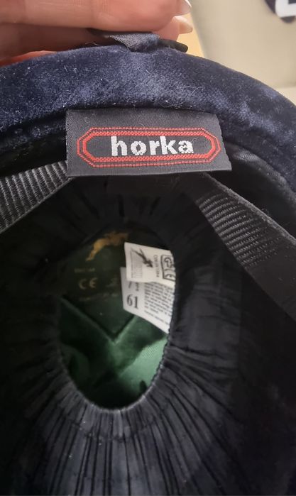 Дамски каски за езда