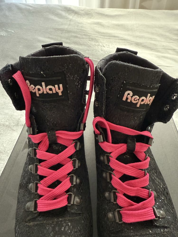 Зимни боти Replay