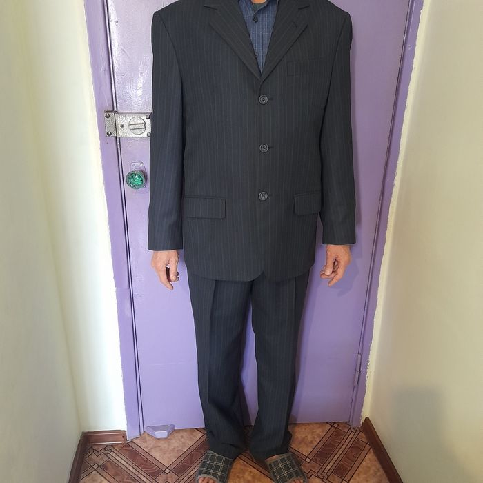 Костюм мужской бу в отличном состоянии продаю.