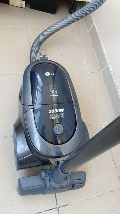 Пылесос LG kompressor 2000w