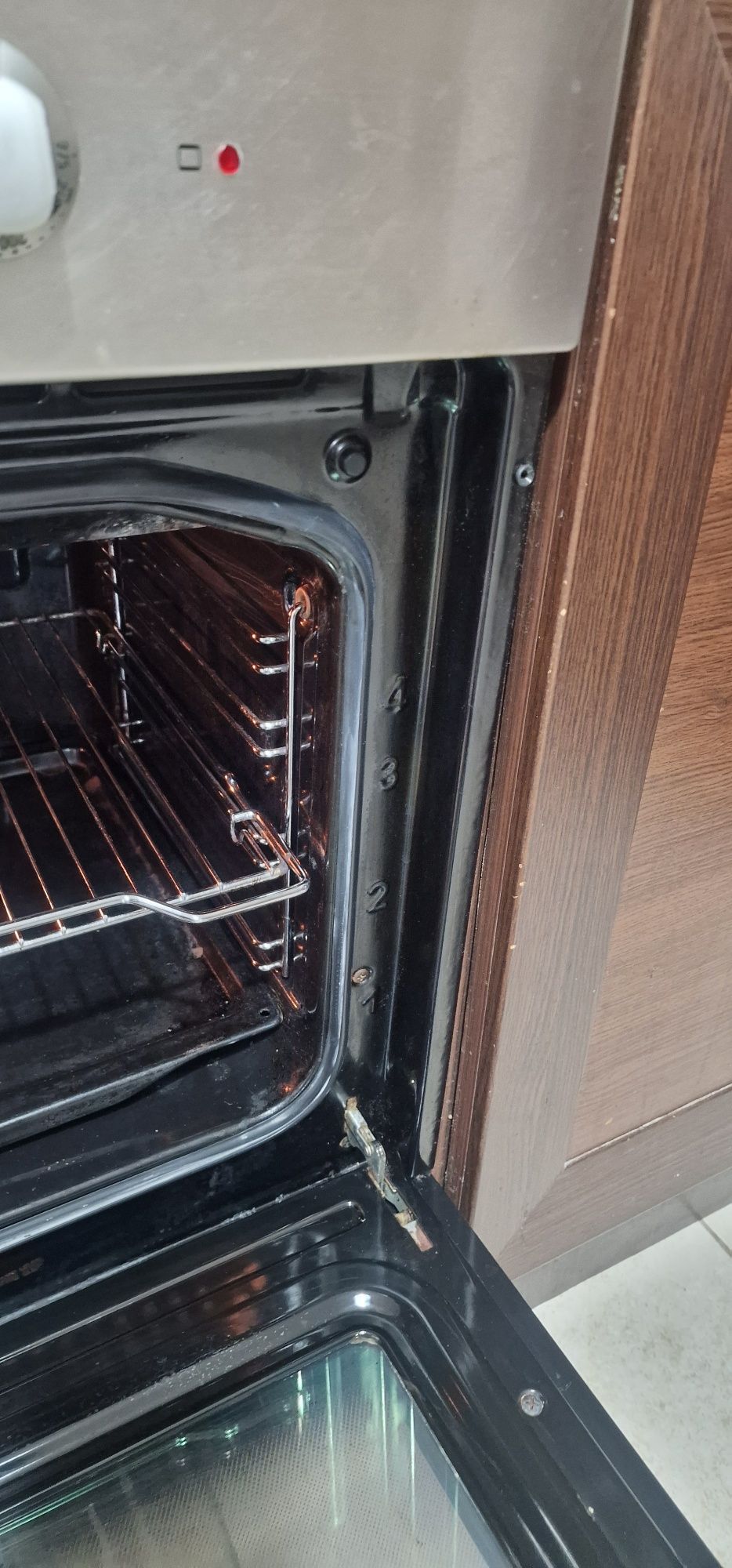 Фурна за вграждане Gorenje EVP241-442M
Работи отлич