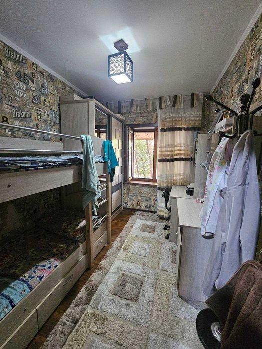 Продаётся 3/2/5 БИЙ Максим Горький Среднее состояние 70м2