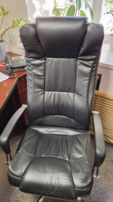 Продам кресло руководителя