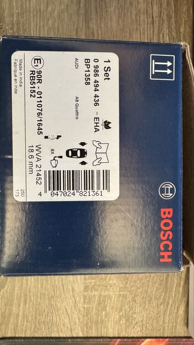 Колодки тормозные передние комплект (Bosch) с датчиком износа