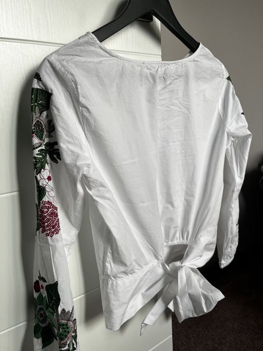 Дамска риза.