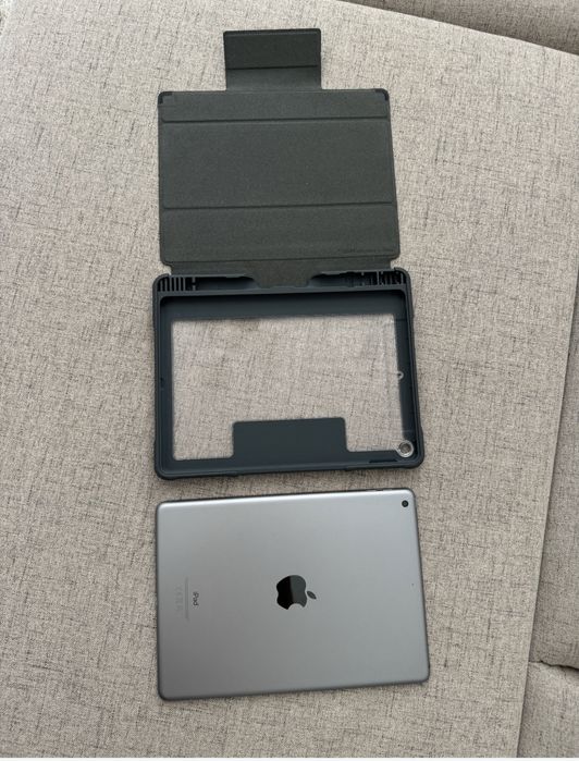 Huse pentru ipad generatia 5 si 6 de 9,7” sau ipad pro de 9,7”