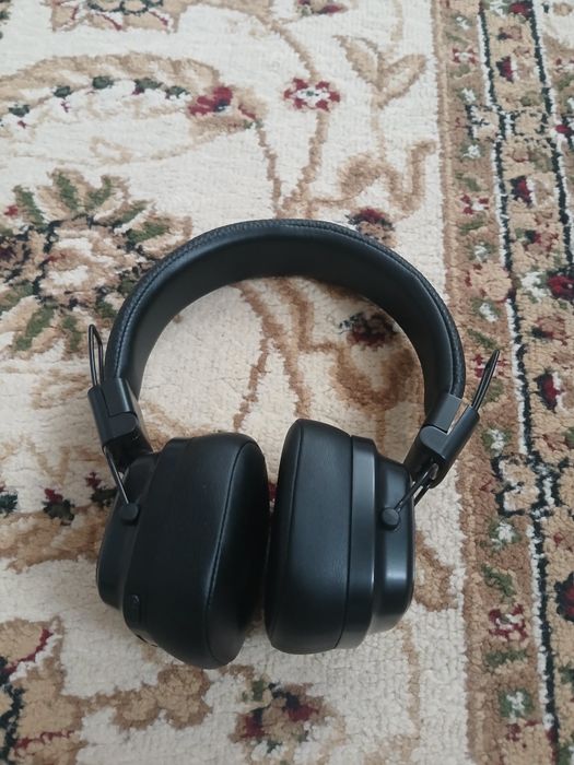 Продам наушники беспроводной