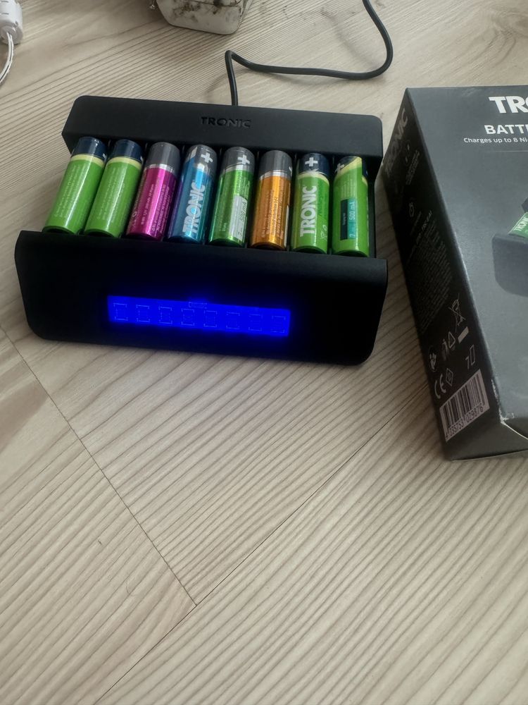 tronic batery charger incarcator bateri acumulatori nou