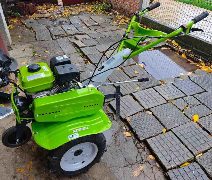 Мотофреза GARDENIA 500B-3M с двойно регулируемо кормило, фар инвентар.