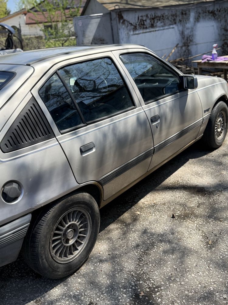 Opel Kadett 1.6. Бензин/газ