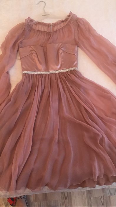 Продаётся брендовое платье