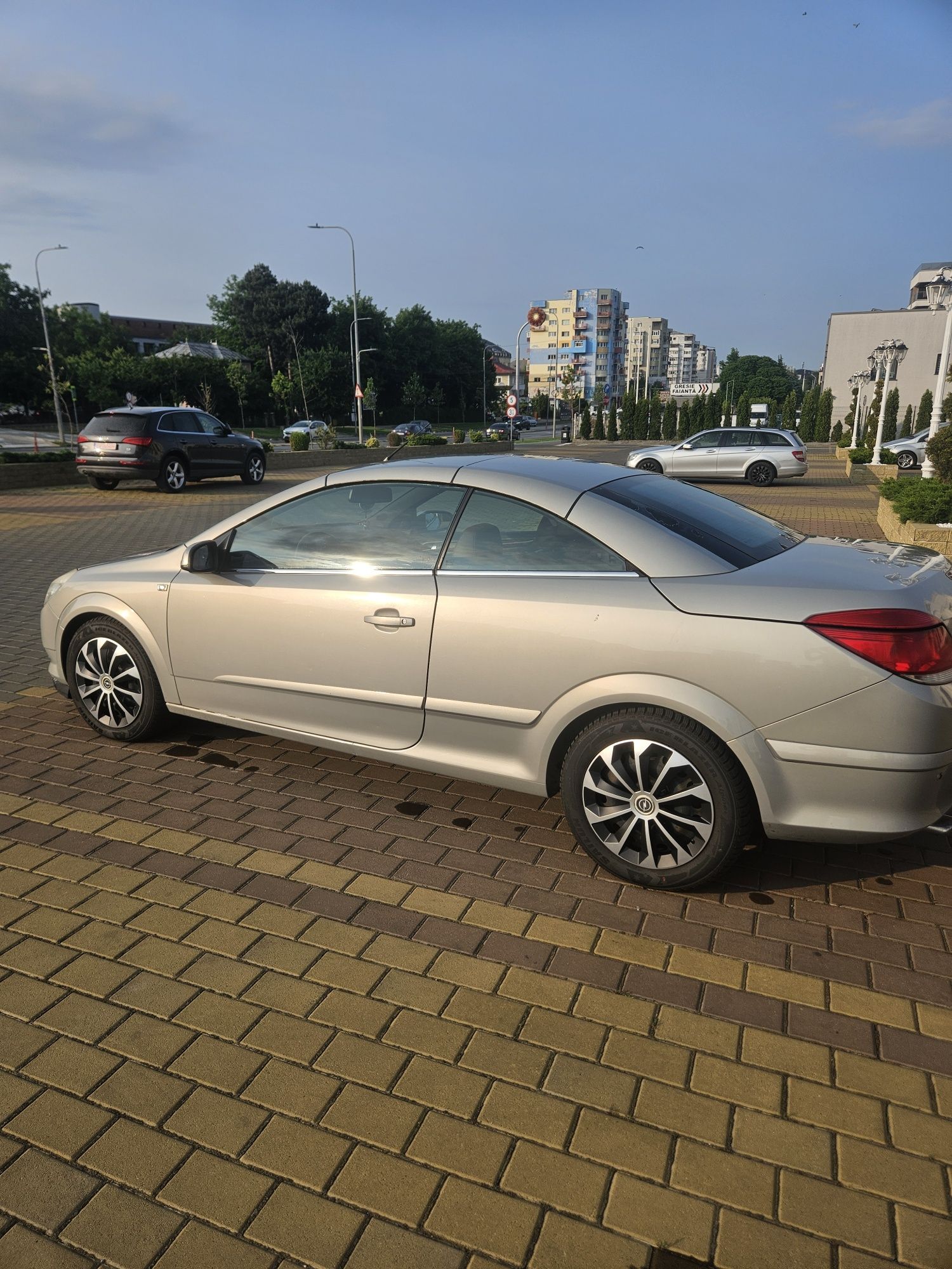 Opel astra h twintop