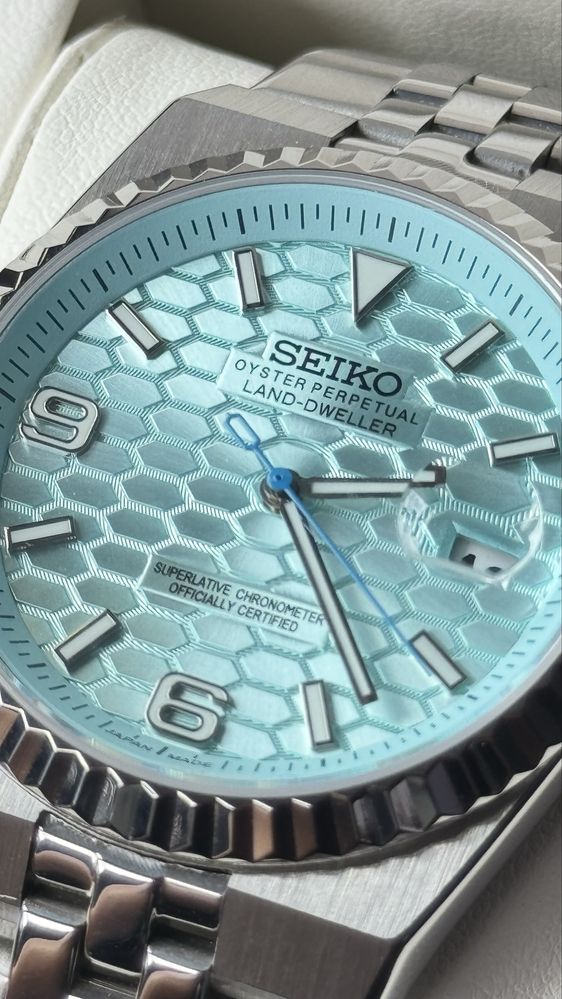 Часовник Seiko Mod Land-Dweller