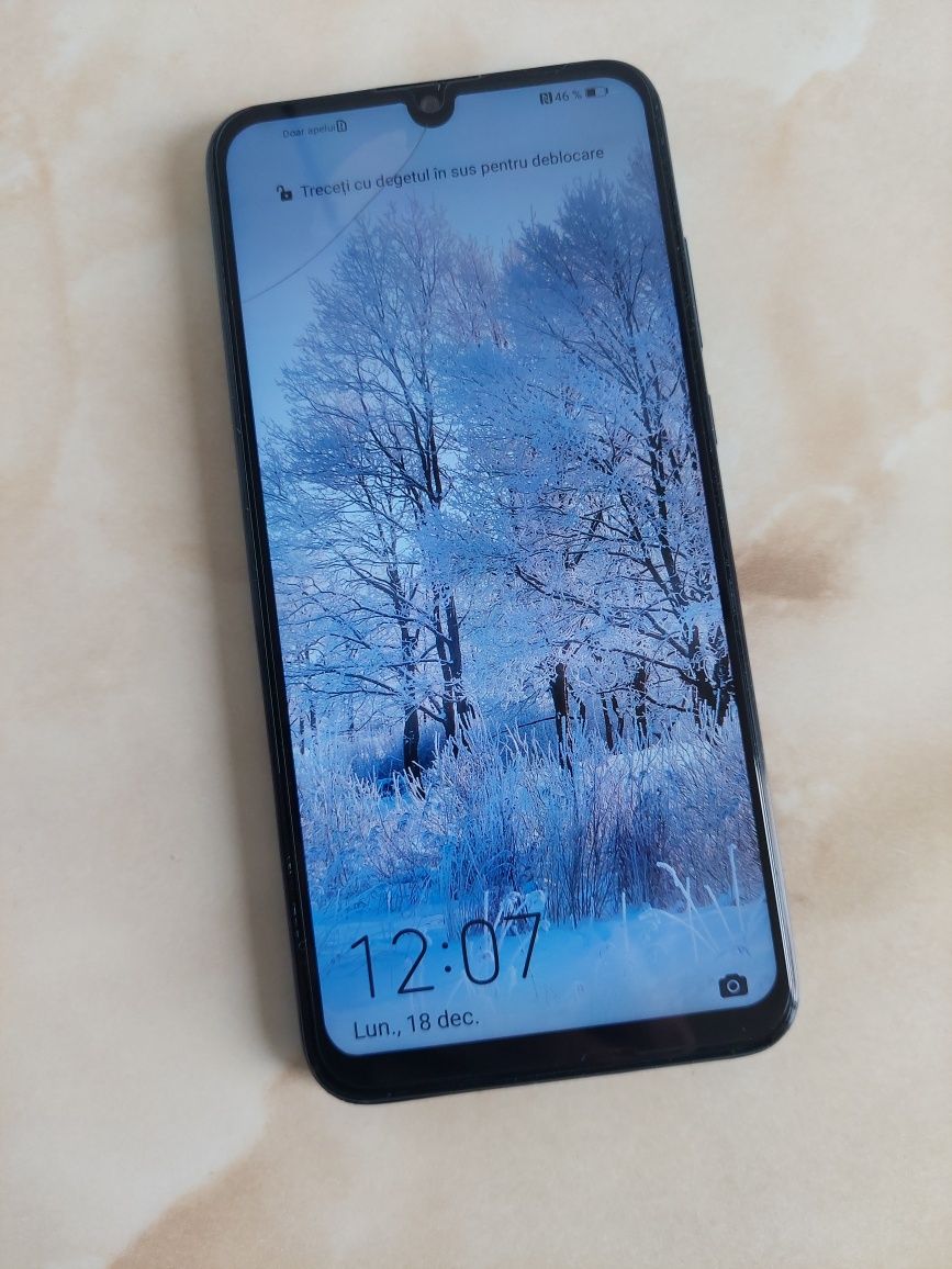 Vând Huawei P Smart 2019, perfect funcțional și NEcodat //poze reale