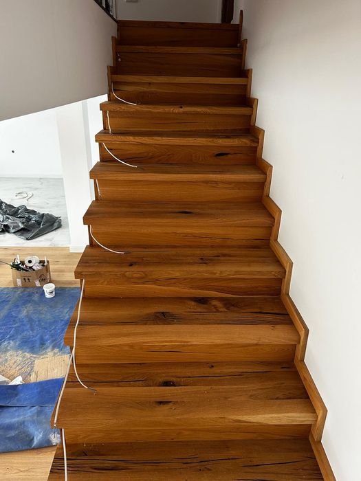 Trepte din lemn masiv