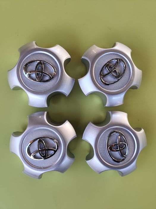 Колпаки на титановые диски Rav4 новые