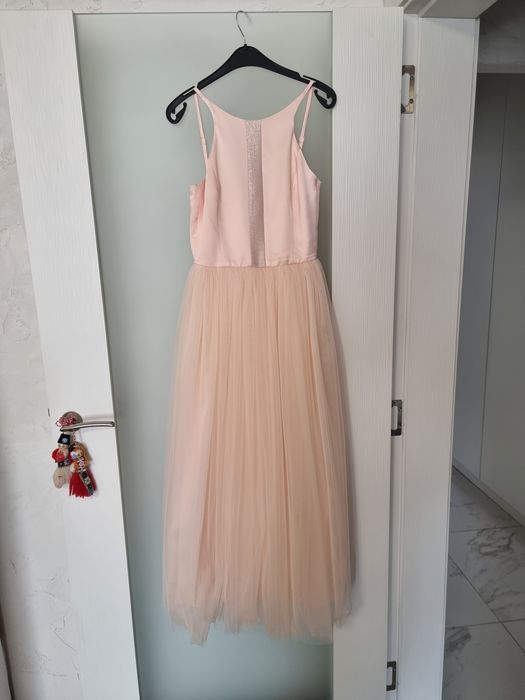 Нова официална рокля с етикет