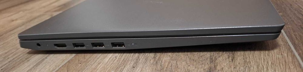 15.6" Lenovo V15 I Ryzen 5 3500U | 12GB Ram | 256 SSD | 1TB HDD
