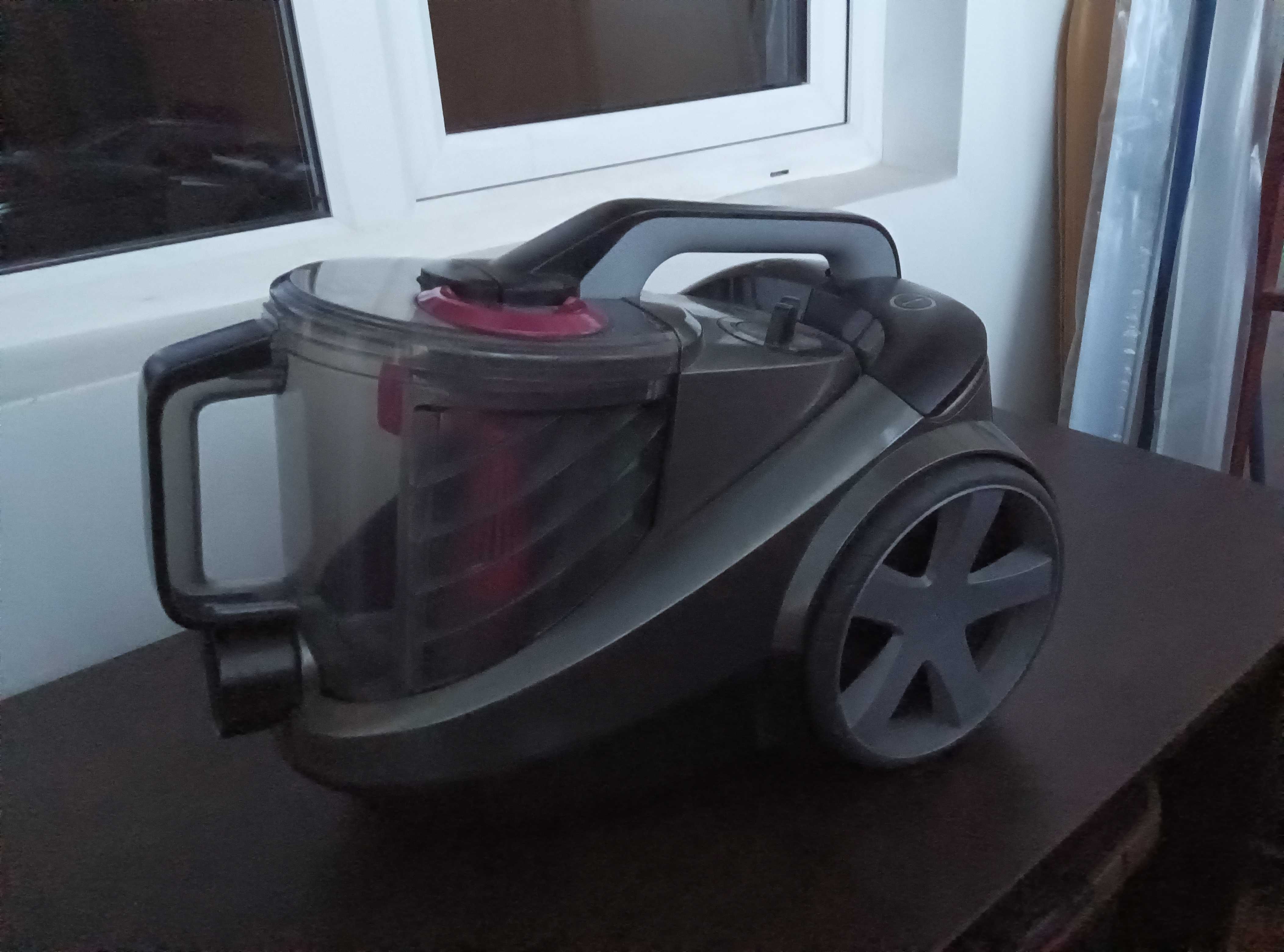 Продам пылесос Philips