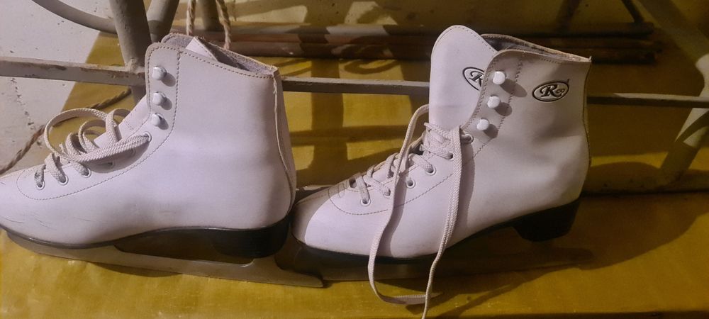 Patine din piele