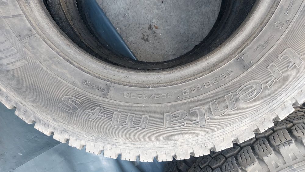 продавам гуми за бус