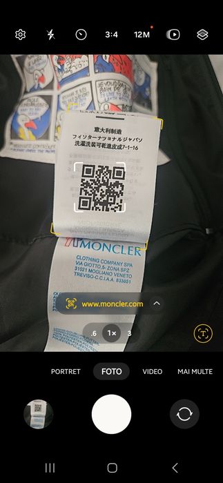 Geacă Moncler, ediție limitată