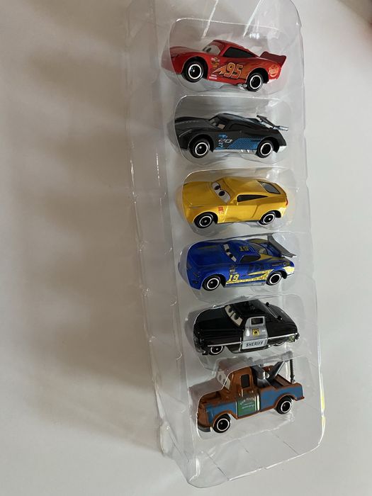Колички, автовоз, куфарче, писта, паркинг, Макуин, McQueen, Cars