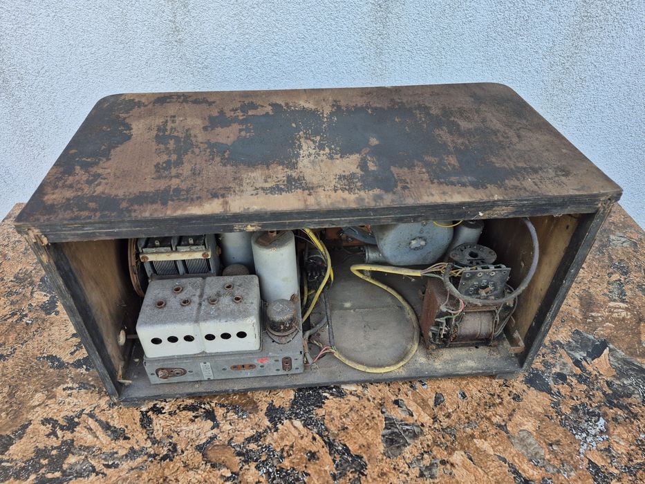 Radio cu lampi Ideal S6640 made in Cehoslovacia fabricat in 1940