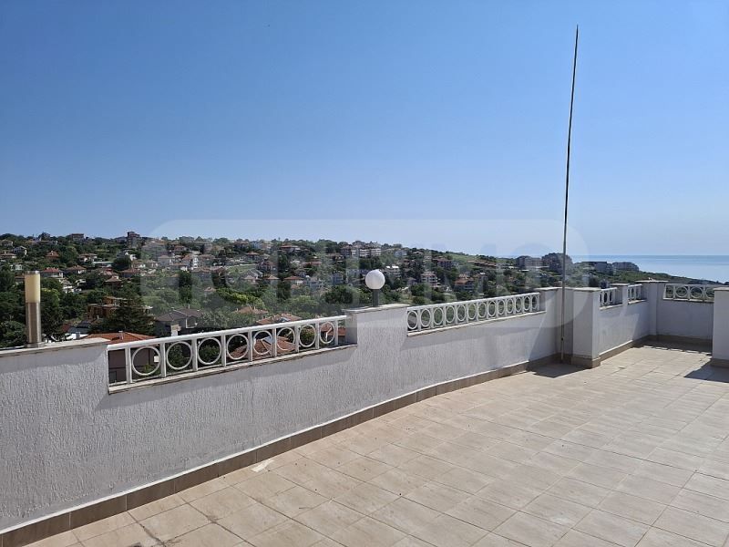 Продава се Тристаен апартамент в Бяла - 136 кв.м за 956 €/кв.м - Снимка #3