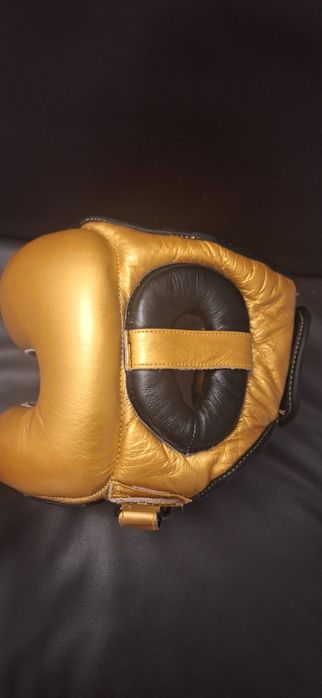 Mănuși de box + casca de box