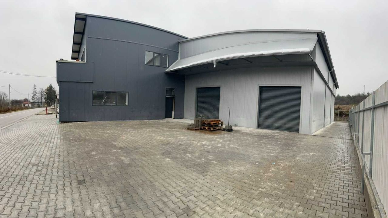 Дава се под наем Промишлена сграда в Перник, Църква - 710 кв.м за 1020 € - Снимка #1