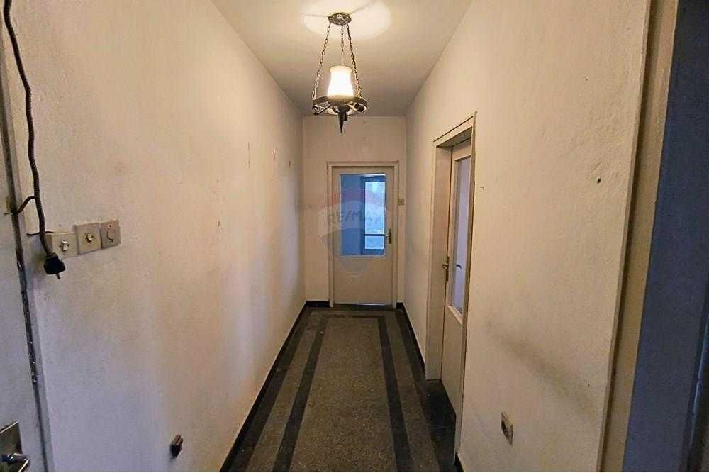 Продава се Двустаен апартамент в Шумен, Тракия - 70 кв.м за 1096 €/кв.м - Снимка #9