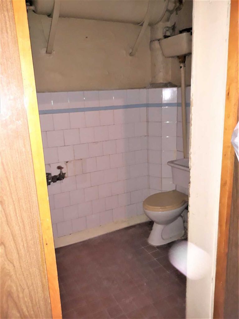 Продава се Тристаен апартамент в Стара Загора, Център - 78 кв.м за 1186 €/кв.м - Снимка #10