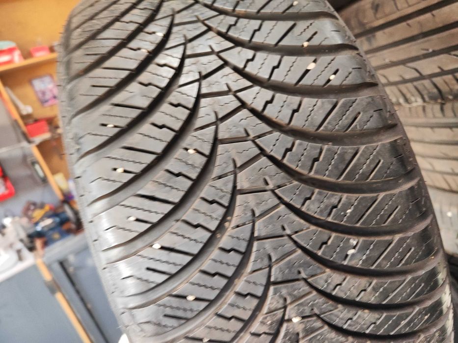 2бр.зимни гуми 235/45/18 Falken