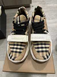 Продавам кецове на Burberry, 39,5 номер