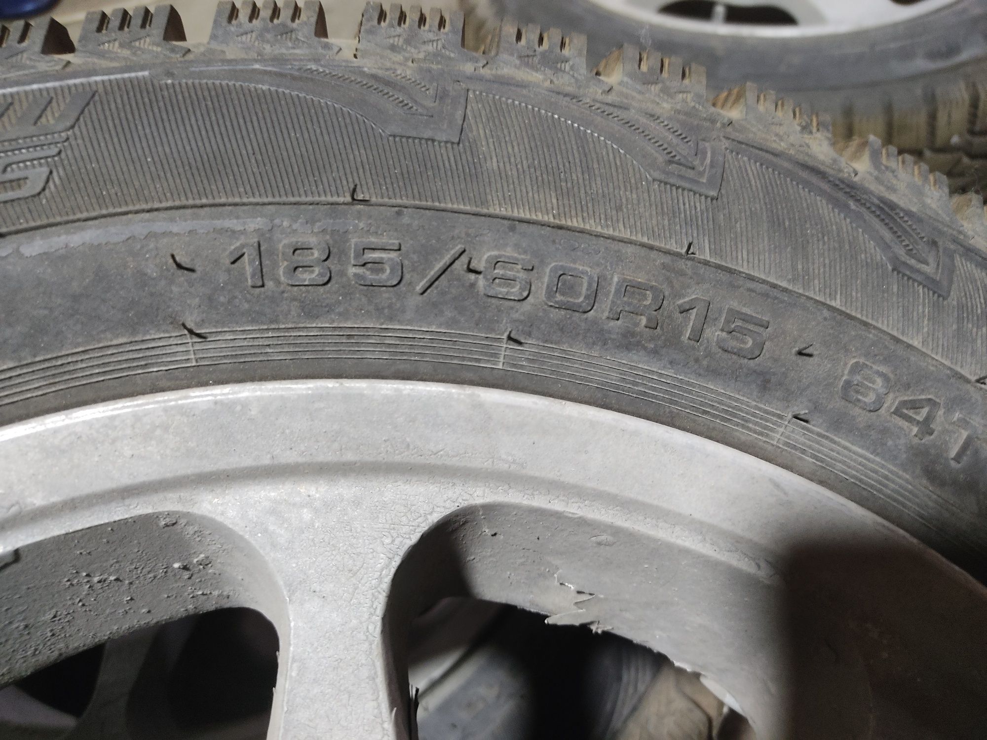 Диски с зимней резиной  Cordiant Snow Cross 185/60 R15 84T с шипами